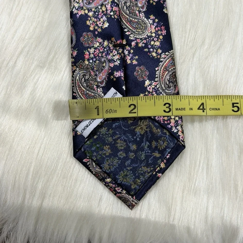 Robert Graham Men's Blue Multicolor Paisley & Floral  100% Silk Necktie Tie